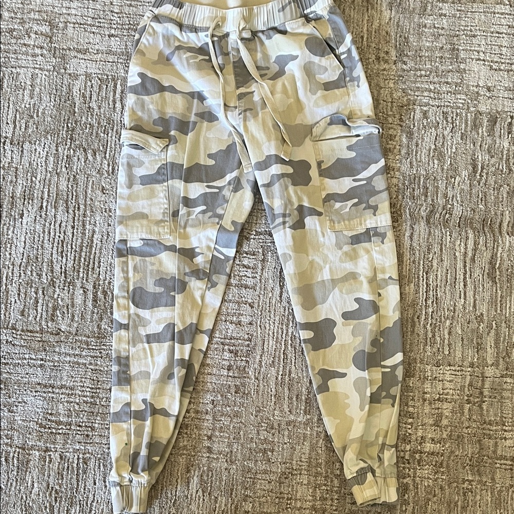 Streetwear Society Kids Camo Joggers - Gray and Cream